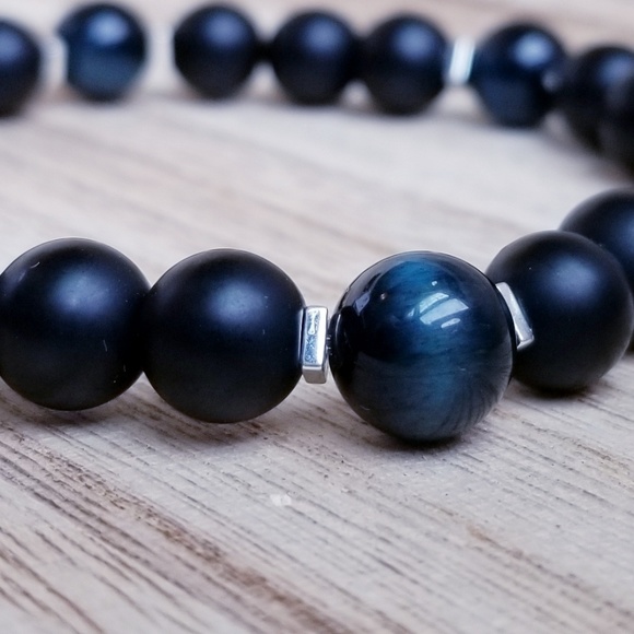 Black Onyx & Tiger Eye Gemstone Bracelet - Picture 5 of 7